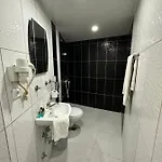 Queen Hotel